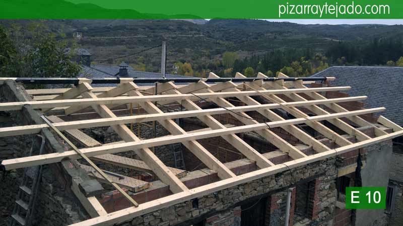 Ejecución y construcción de tejado en Ponferrada. Construcción tejado madera Ponferrada.