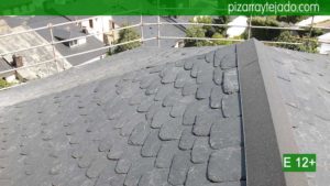 Especialistas en tejados de pizarra granel redondeada y tejado de zinc. Colocación de tejados de ZINC y PIZARRA. Expertos montadores de zinc.
