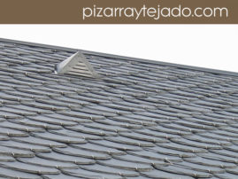 Beata en cubierta de pizarra natural de León. Foto de pizarra para tejado.