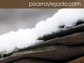 Nieve y pizarra natural.