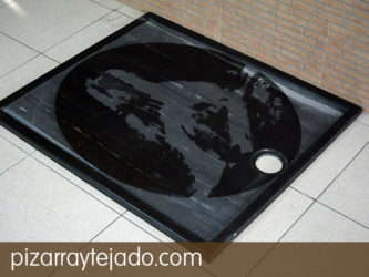 Plato de ducha en pizarra natural. Diseño y formato personalizable.