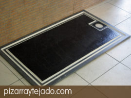 Suelo de ducha rectangular de pizarra natural.