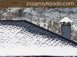 Cubierta y chimenea de pizarra natural de León.