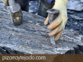 Elaboración manual de pizarra natural. Cantera en León.