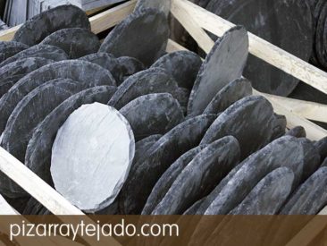 Fabricación manual de pasos japoneses para jardín en pizarra natural. Pasos japoneses personalizados. Origen León.