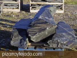 Monolitos de pizarra natural .Tamaños y formas personalizados. Cantera de pizarra en León.