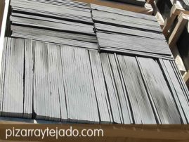 Pizarra natural color negro y grosor 10 mm para cubiertas.