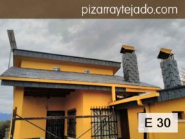 Tejado nuevo de pizarra E30 formato rectangular 32 x 22 cm. Pizarra de León. Expertos pizarristas de León para colocación de pizarra natural en tejado.