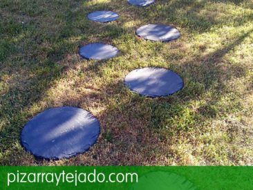 Decoración con pizarra para exteriores. Paso japonés para jardín.