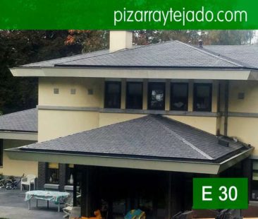 Belle toit ardoise France.