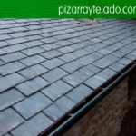 Pissarra natural per a teulades i façanes. Pissarra Girona. Pissarra natural per cobertes. Pissarra Barcelona. Pissarra roca regular, irregular i llamborda.