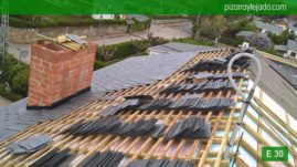 Venta de pizarra en Madrid y colocación de piedra pizarra en cubierta. Construcción tejado de pizarra en Madrid.