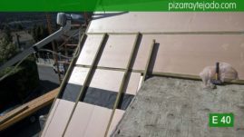 Colocación de aislante en tejado de pizarra. Tejado de pizarra en Madrid. Cerceda (Moralzarzal).