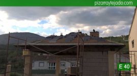 Fase de colocación pizarra en tejado en Palencia. Pizarra del Bierzo para tejado de montaña.
