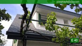 Pizarra E40 Alta Montaña. Detalle de remates de pizarra en tejado de pizarra en la Sierra de Madrid (Cerceda, Moralzarzal). Pizarra E40 Alta Montaña. Pizarra del Bierzo (León).