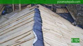 Detalles de la calidad del montaje de la madera soporte de pizarra natural. Empresa colocación pizarra.