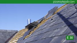 Antes de colocar el forro de la chimenea en tejado de pizarra. Alpedrete pizarra.