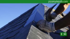 Detalle de ejecución arista en tejado de pizarra del Bierzo. Pizarra Villalba.