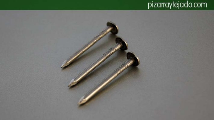 Puntas especiales para clavar pizarra. Puntas pizarra.