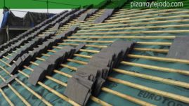 Precio rastreles para pizarra. Colocación de rastrel de madera en tejado de pizarra.