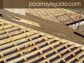 Foto de ejecución rastrelado doble en cubierta de pizarra.