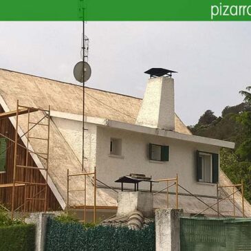Tejado de pizarra en Madrid. Cerceda (Moralzarzal). Inicio de obras de colocación de aislamiento y cubierta de pizarra.