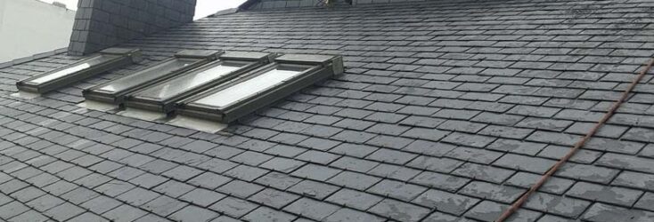 Preciosa pizarra negra en cubierta en Ponferrada. Colocación de Velux Ponferrada.